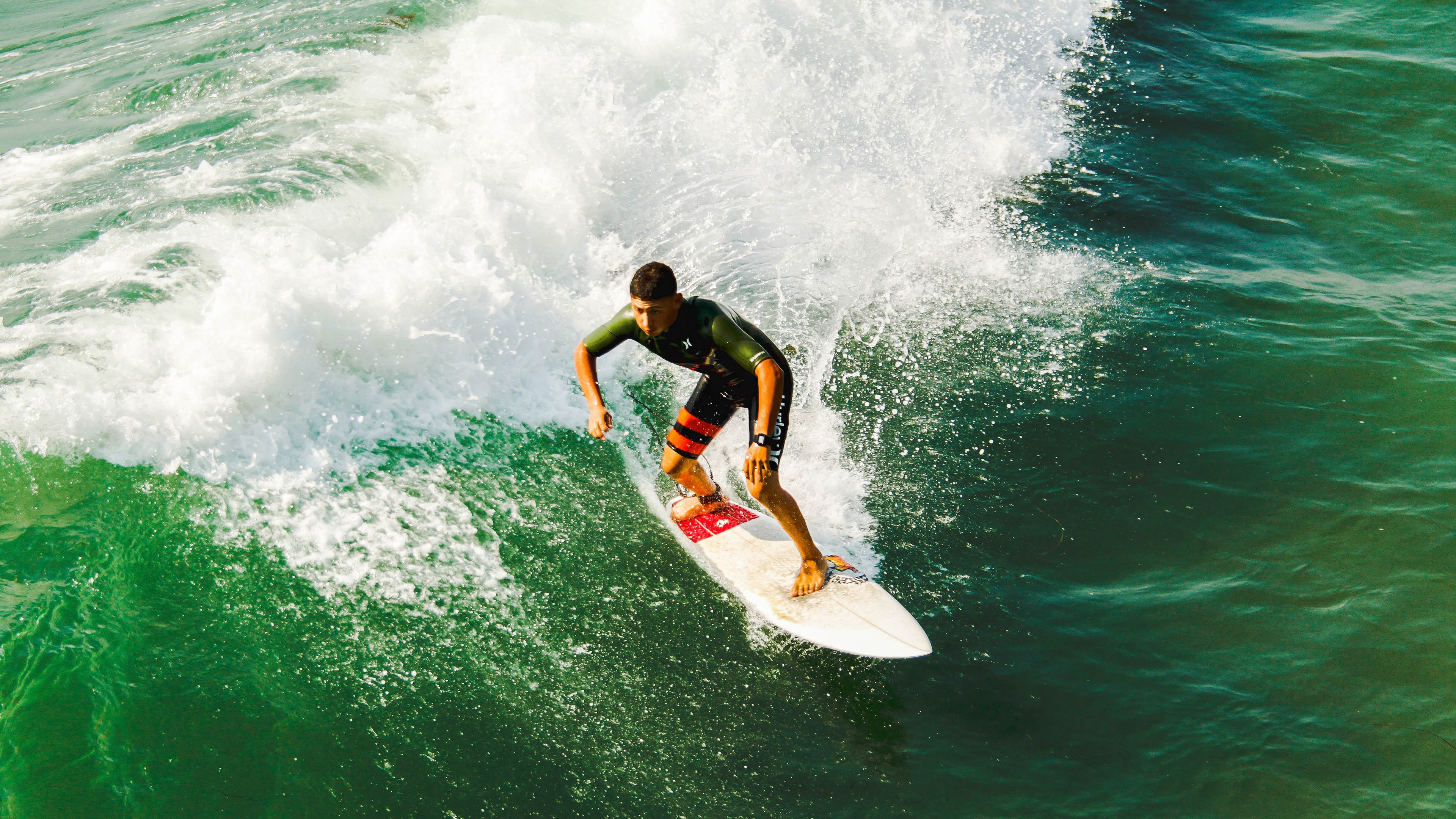 奥地利国家队惊险胜出，小组赛晋级欧洲杯，奥地利球队欧战名额