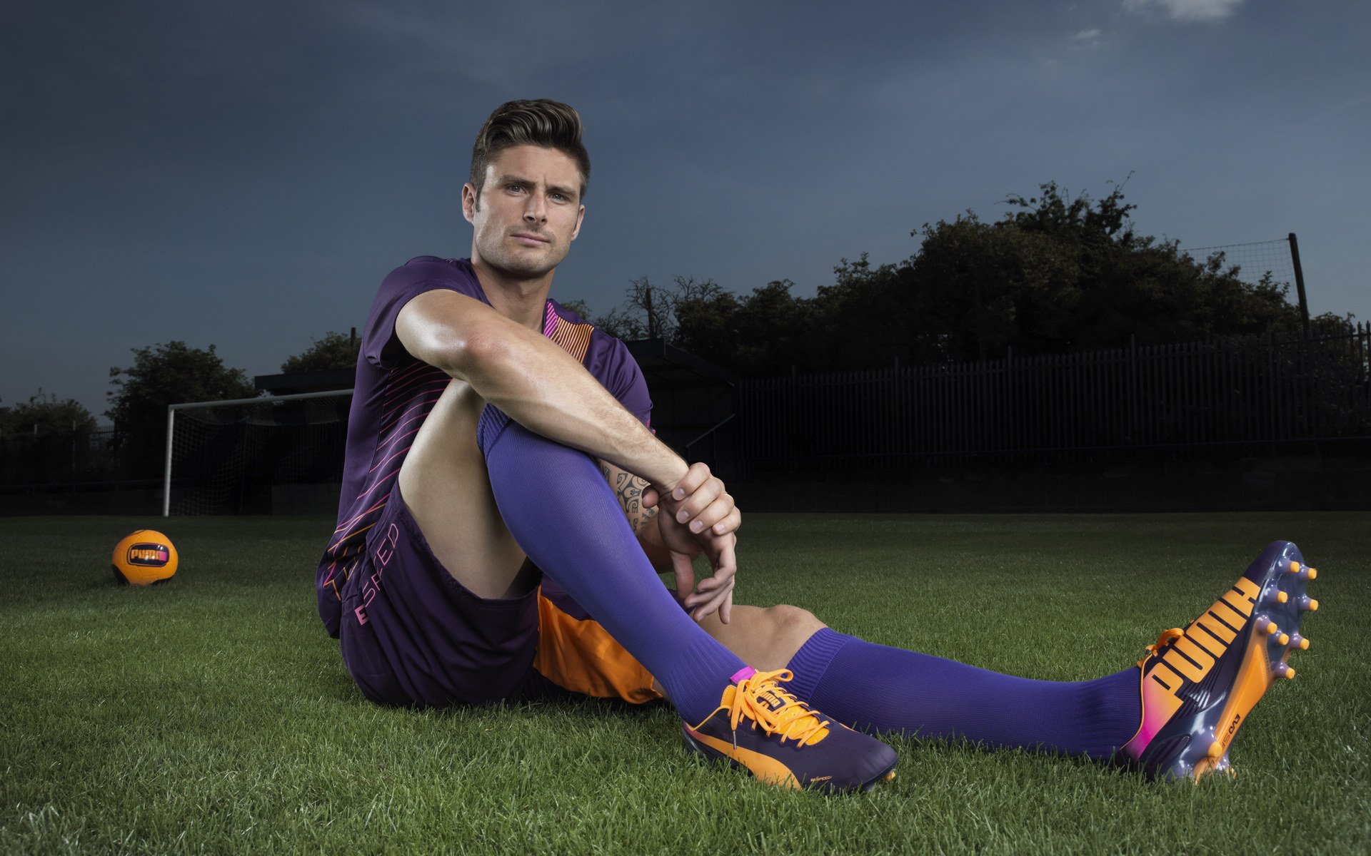 步行者击败雄鹿，关键一役中哈利伯顿三分雨不断，哈利伯顿球鞋